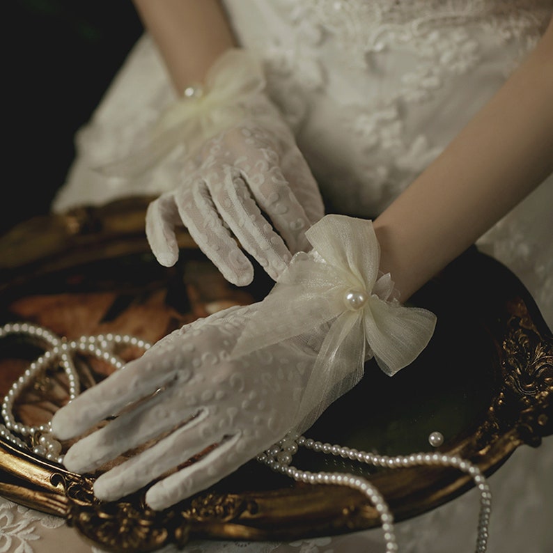 Pair of White Lace Bridal Gloves With Bow Vintage 1980\u2019s White Stretch Lace Bow Wrist Gloves Classic 80/'s Vintage Style #45