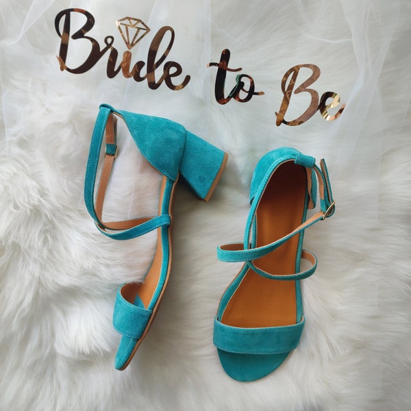 Sandales à brides croisées sur le devant, Chaussures de jour, Chaussures de mariage tour de cheville turquoise vif, Fabuleux escarpins pour robe de mariée, Chaussures de la mariée à bout ouvert