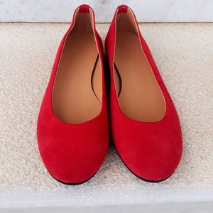 Women's Bright Red Flat Shoes, Leather Rounding Toe Shoes, Slip-on Comfy And Attractive Ballet Pumps, Red Suede Ballerinas, Daily Wear Shoes image 6