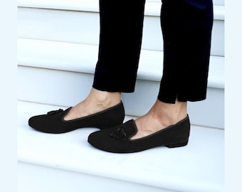 Mocasines negros, elegantes mocasines casuales, zapatos de mujer, hechos en Grecia.