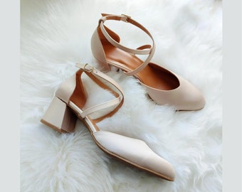 Champagne Satin Women Bridal Shoes, Closed Toe Block Heels, Ivory Satin Shoes, Mid Heel Pointy Pumps, Cross-Front Straps, Maid of Honor Gift