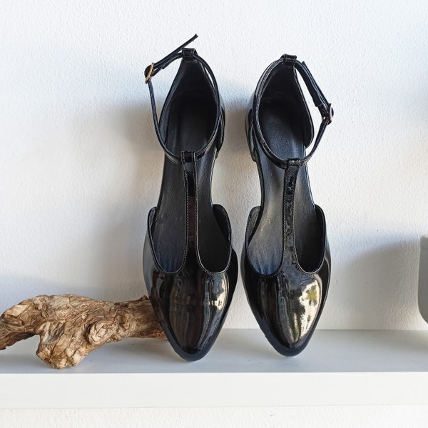 Glossy Black Leather T-Bar Shoes, Vintage Inspired Elegant Ballet Pumps, Women's 1950s Style Shoes, Fall Flats, Cute Pair of Slip-On Shoes