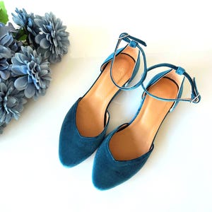 Emerald Velvet Ballet Pumps,  Deep Blue Wedding Shoes, Ankle Strap Flat Shoes, Velvet Women Closed-toe Sandals, Low Heel Bridal Ballerinas