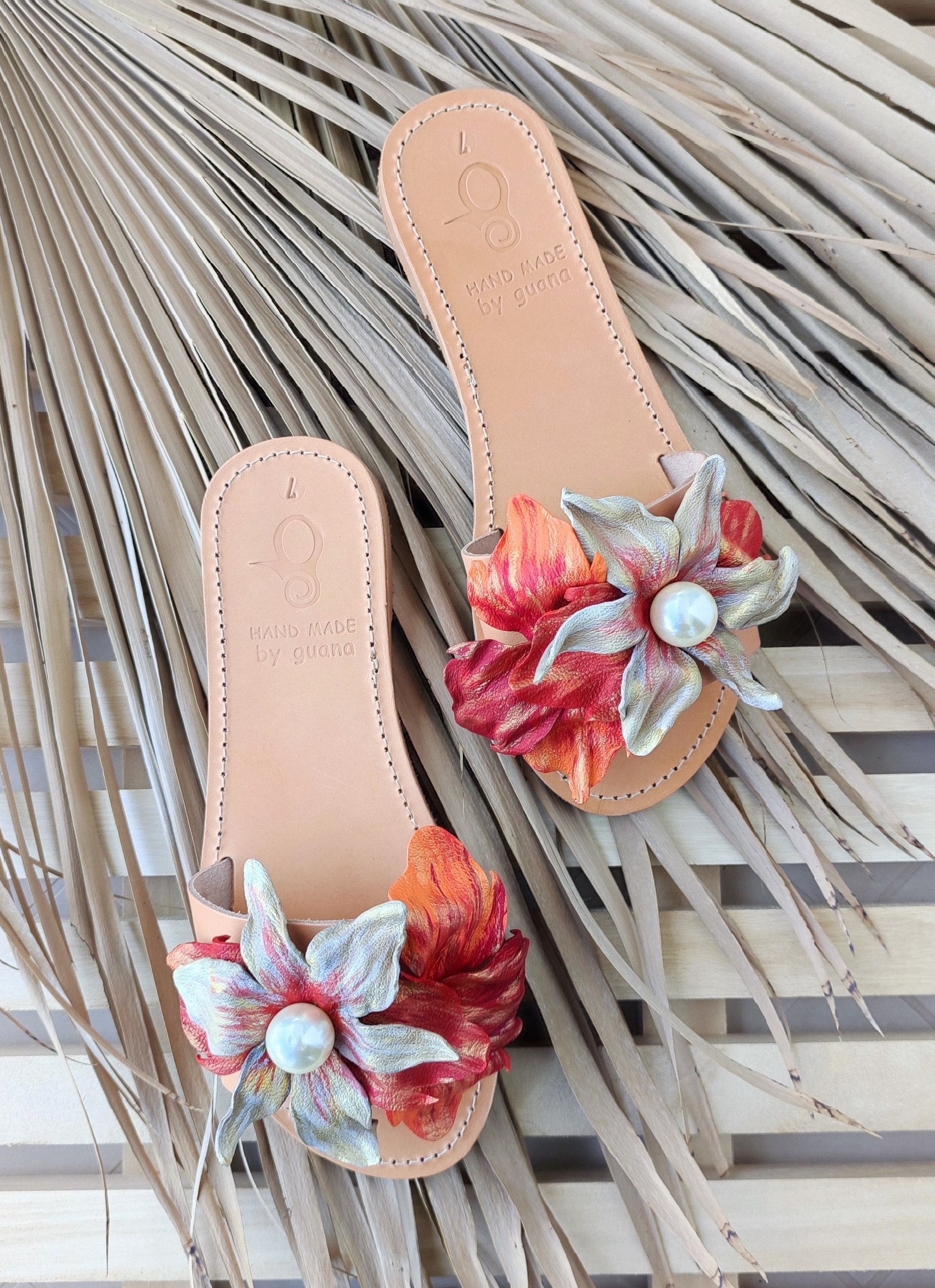 Born store crown sandals