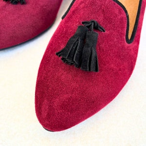 Vinröda läderloafers med tofsar, platta mockasiner för kvinnor, slip-on-skor i mocka, eleganta promenadskor med casual look, loafers med spetsiga tofsar Burgundy