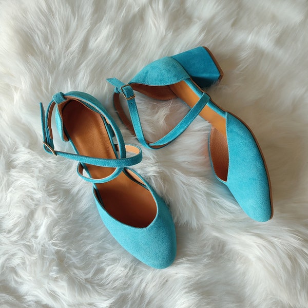 Quelque chose de bleu pour la mariée, Chaussures habillées turquoises à bout fermé, Escarpins bloc cheville, Talons croisés sur le devant, Beau mariage bleu