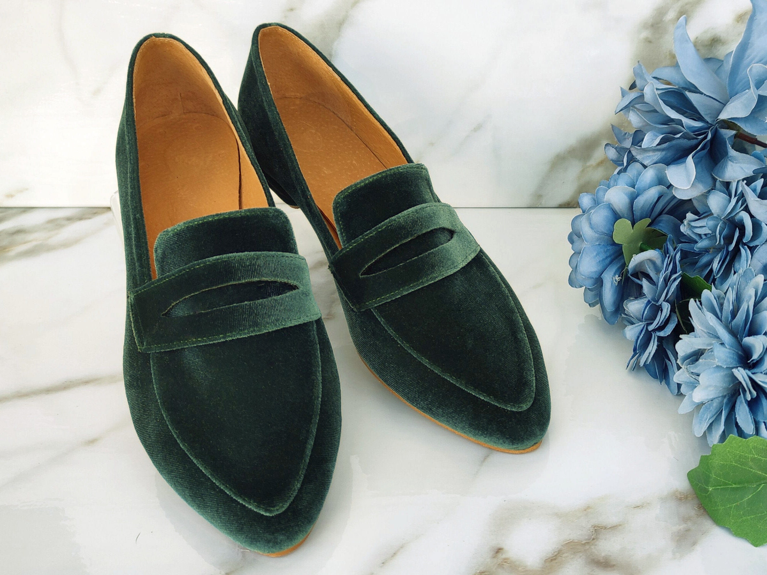 Women s Green Velvet Loafers Stylish Slip on Shoes Classic