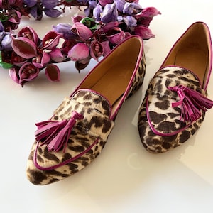 Women&#39;s Leopard Pony Hair Moccasins with Magenta Edge and Tassels, Extravagant Animal Print Flat Shoes, Premium Eye-Catching Loafers