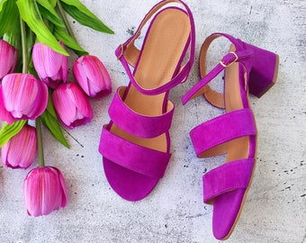 Sandali con lacci color lampone, scarpe con tacco medio e doppio cinturino, tacco a punta aperta con chiusura alla caviglia, eleganti scarpe da donna in pelle, valorizza il tuo outfit