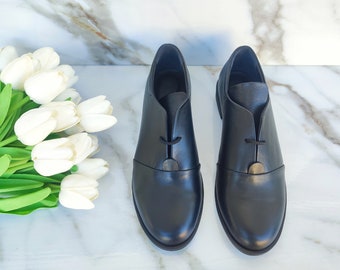 Chaussures richelieu en cuir noir femme, chaussures plates confortables à nouer, chaussures de travail en cuir noir, look minimaliste chic, chaussures toutes saisons uniques