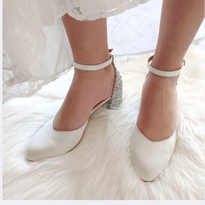 Silver Glitter Block Heel, Wedding Shoes, White Leather Pumps, Closed Toe Heels, Bridal Shoes, Ankle Wrap Wedding Pumps, Bridesmaid Shoes