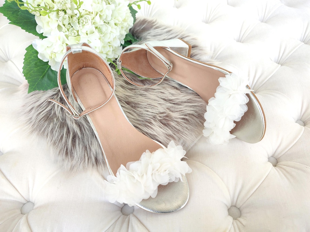 Silver Cowhide Leather Sandals For Women With Floral Pattern Cushioned Insole And 4 Cm Thick Heel main image 0