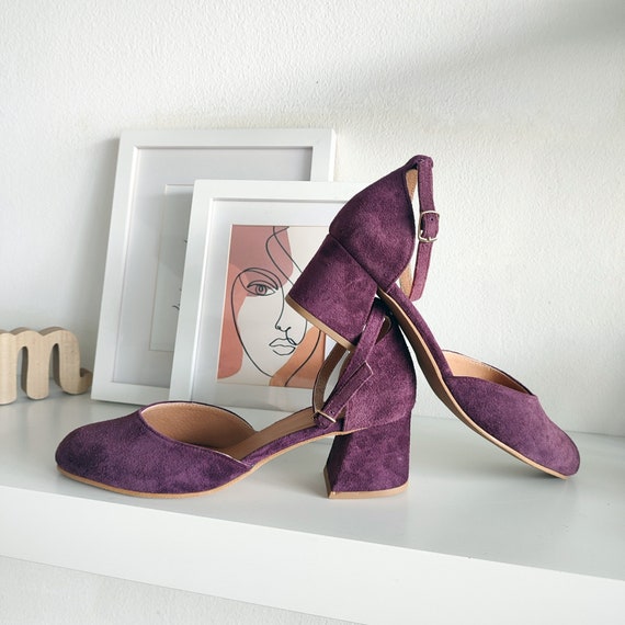Purple - Dark Skin Tone Women's Legs with High Heel & Tennis Shoe w/ V|  Sign Swag USA