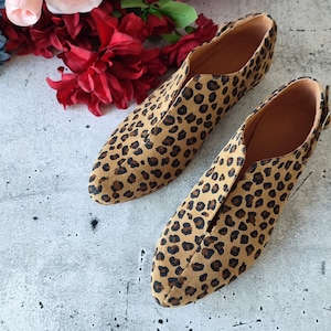 New Leopard Print Ladies Shoes, Slip Ons For Women, Flat Pointed Shoes, Easy Dress Shoes, Modern Cut Leather Shoes, Pleasant Wear Everyday