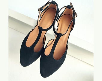 Vintage - inspired Shoes, T-Strap Flat Shoes With Wrist Closing, Women's Closed-toe Sandals, Dancing Shoes, Black Suede Leather Ballet Pumps