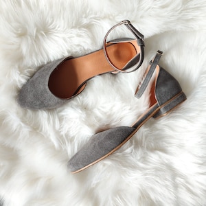 Gray Suede Woman Flats, Ankle Strap Ballerinas, V-Shaped Front, Pointy Toe Flats, Ballet Shoes, Smooth Gray Leather, Closed-toe Sandals