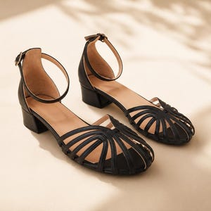 Sandales à brides en cuir noir avec bride cheville, talon bloc de 3 cm, escarpins habillés et confortables