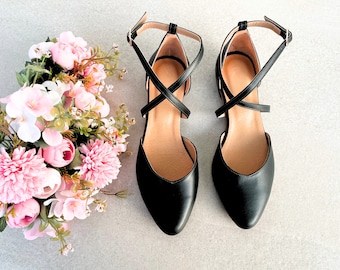 Bailarinas negras de punta con cierre de tira cruzada en el tobillo, sandalias cerradas, zapatos de tacón elegantes y cómodos para mujer, elegancia versátil.