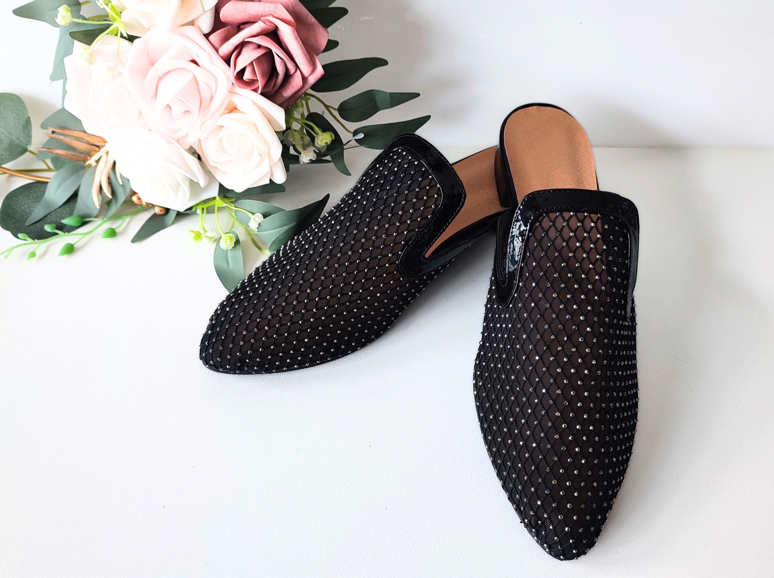 black and gold dress shoes women's Steve Madden Women's Daffia Gold Detail Flats - Black - Size 7.5