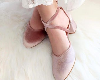 Blush Velvet Bridesmaids Shoes, Pointy Shoes For Bride, Pink Block Heel, Wedding Velvet Shoes Women, Dusty Rose Cross-Front Ankle Closing
