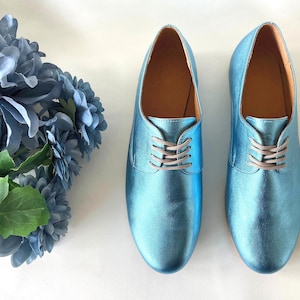 Aqua Blue Metallic Oxford Women Shoes, Shiny Leather Flats, Oxford Shoes, Metallic Leather Ladies Shoes, Round Toe Short Heeled Tie Shoes