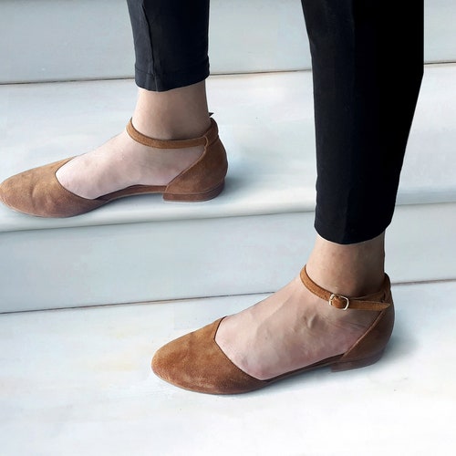 brown closed toe shoes