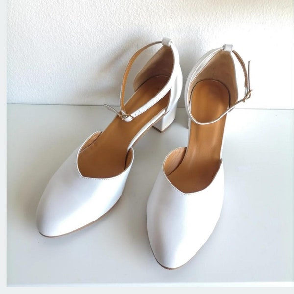 White Elegant Shoes, Block Heel Bridal Shoes, Wedding White Leather Pumps, V-Cut Shape Shoes, Ankle Wrap Wedding Shoes, Handmade Low Heels