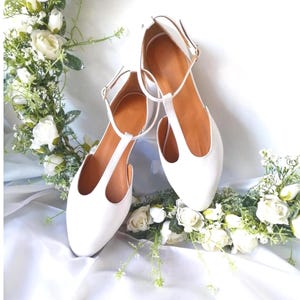 Vintage Wedding Ballerinas, Retro Style Pointed Toe Shoes, White Leather T-Strap Shoes With Ankle Closure, Bride&#39;s Closed-toe Sandals
