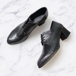 Vintage Style Block Heel Oxfords, Womens Pointed Toe Pumps, Formal Leather Shoes, Snakeskin Leather Shoes, Stylish Lace Up Oxfords Shoes