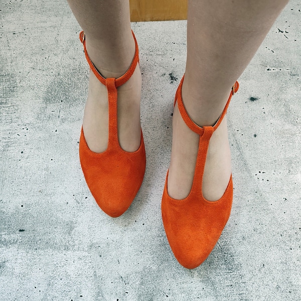 Women's Closed-toe Sandals, Orange Leather Pumps, Dancing Shoes, Rustic Orange Swing Shoes, T-Bar Low Heeled Ballerinas With Ankle Closure