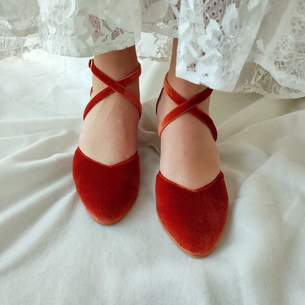 Burnt Orange Velvet Bridal Pumps, Closed Toe Wedding Gown Shoes, Cross-front Ankle Wrap Block Heels, Ceremomy Rust Velvet Wedding Shoes