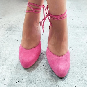 Tie-up Block Heels, Leather Cord Ankle Loop Closing, Trending Hot Pink Suede Shoes, Ladies&#39; Closed-toe Mid Heeled Sandals in Bright Pink