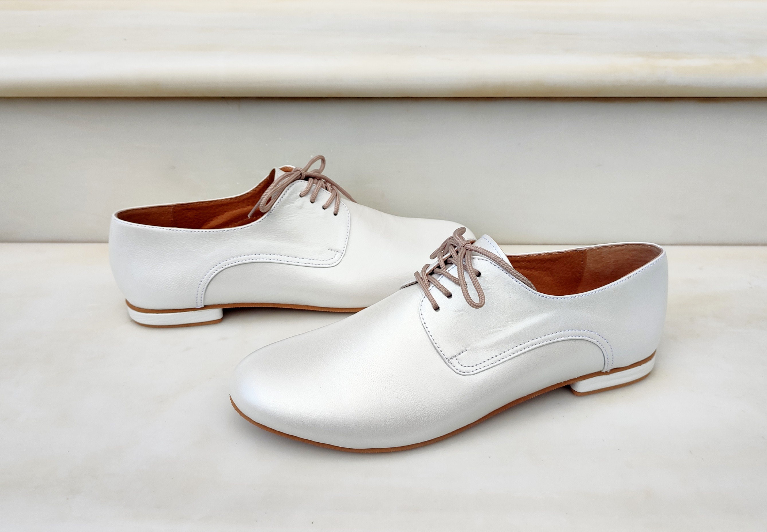 Bridal Oxford Shoes, Pearl White Leather Flats, White Derby Shoes, Wedding Oxfords, Fashionable Bride-to-be, Unique Lace-up Wedding Shoes