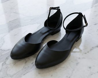 Zwarte ballerina's met enkelbandje, V-snit, zwarte zachte leren flats, damessandalen met gesloten neus, schoenen met spitse neus, comfortabele stedelijke stijlvolle schoenen