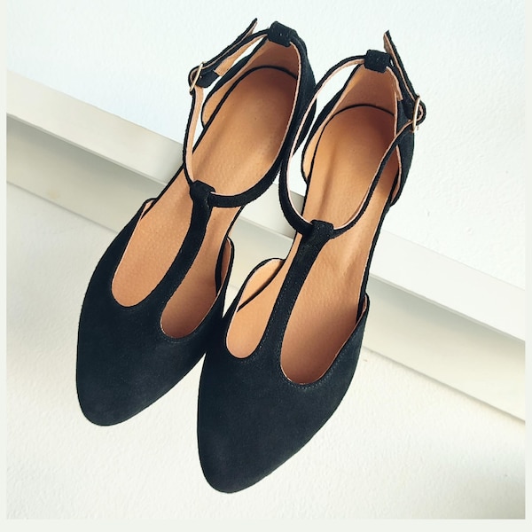 Vintage - inspired Shoes, T-Strap Flat Shoes With Wrist Closing, Women's Closed-toe Sandals, Dancing Shoes, Black Suede Leather Ballet Pumps
