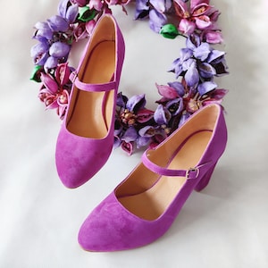Chic Plum Purple Slip-On Pumps, Versatile Pointy Toe Heels, Elegant Block Heels for Bridesmaids, Purple Block Heels 7,5 cm, Special Events