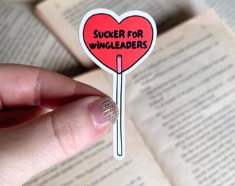 Pegatina de libro / Pegatina de Sucker For Wingleaders / Pegatina mate para Kindle / Pegatina de vinilo / Regalo para amantes de los libros / Pegatina de piruleta de corazón
