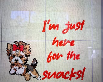 Toalla de cocina Biewer Terrier: "¡Solo estoy aquí por los bocadillos!" Algodón rojo y blanco