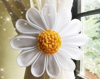 Liannas Daisy curtain tieback, Room decoration, Floral theme Nursery Home decor, Gold Yellow and White Shower Gift