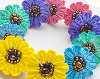 Kleurrijke Chrysanthemum Tsumami Zaiku Oorbellen | Hama Chirimen | Handbeschilderd