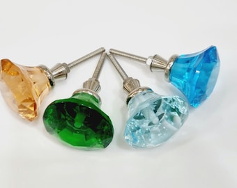 Boutons en verre taillé au diamant