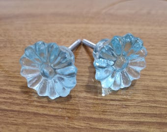 Glass knobs daisy