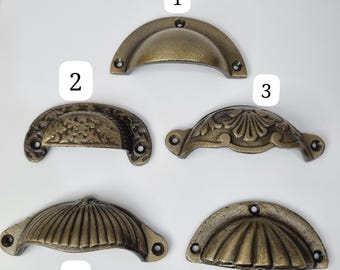 Tiradores vintage de hierro fundido para armarios: herrajes rústicos y duraderos para armarios y cajones.
