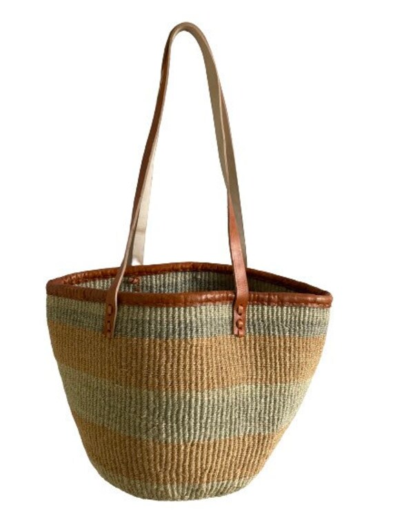 11.5” Kenyan Kiondo Handbag Basket, Project basket, Sisal bag, Bucket bag, Beach Bag, Market Basket, Storage basket, laundry basket