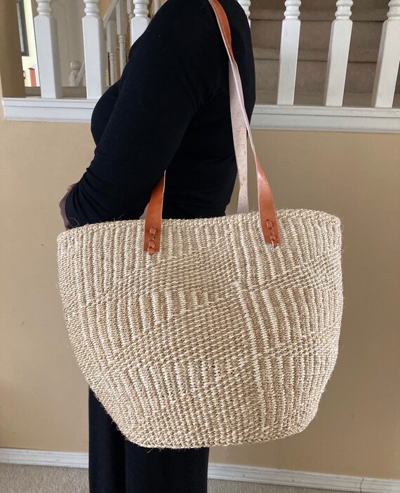 11.5” Kenyan Kiondo Handbag Basket, Project basket, Sisal bag, Bucket bag, Beach Bag, Market Basket, Storage basket, laundry basket