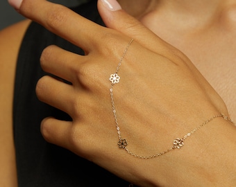 14k Solid Gold Chain Flower Necklace,Daisy Floral Necklace,A delicate real gold daisy necklace, perfect for everyday wear or gifting