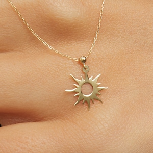 14k Gold Sun Halskette, 14k Solid Gold Halskette für Frauen, Sunburst Celestial Anhänger, Sun Charm Choker, 14k Sun Gold Geschenk