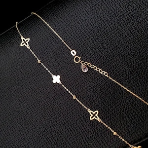 14k Gold Kette Halskette, Florale Halskette für Frau, Klee Halskette 14k, feiner Schmuck, Gold vier Blatt Klee Halskette, Geschenk für sie
