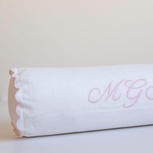 Gepersonaliseerde linnen kussensloop – lendekussen met monogram – wit linnen met geschulpte rand - 6 x 18'' (15 x 45 cm) of aangepast formaat