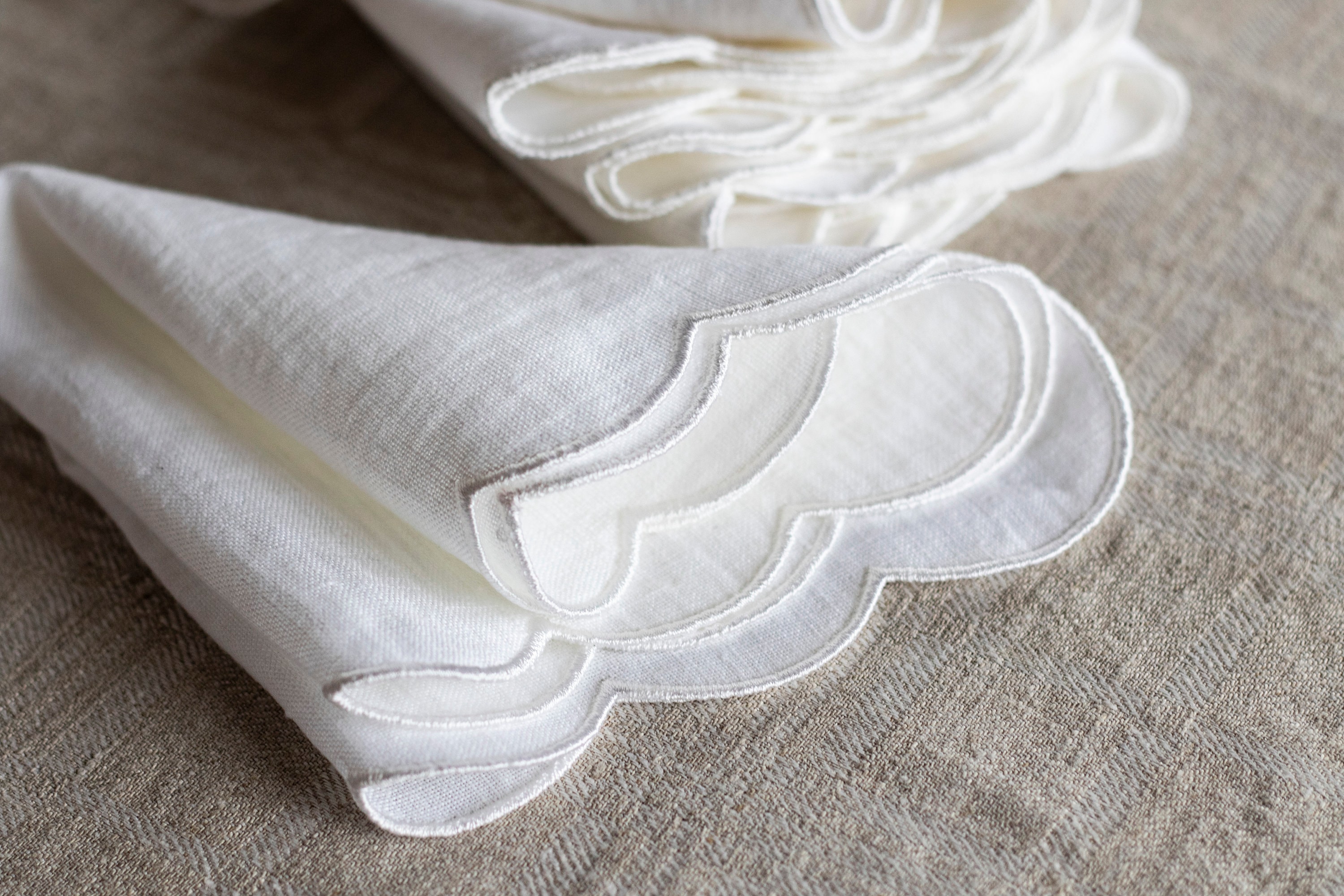 White linen cloth napkins set Scallop napkins Wedding napkins Etsy